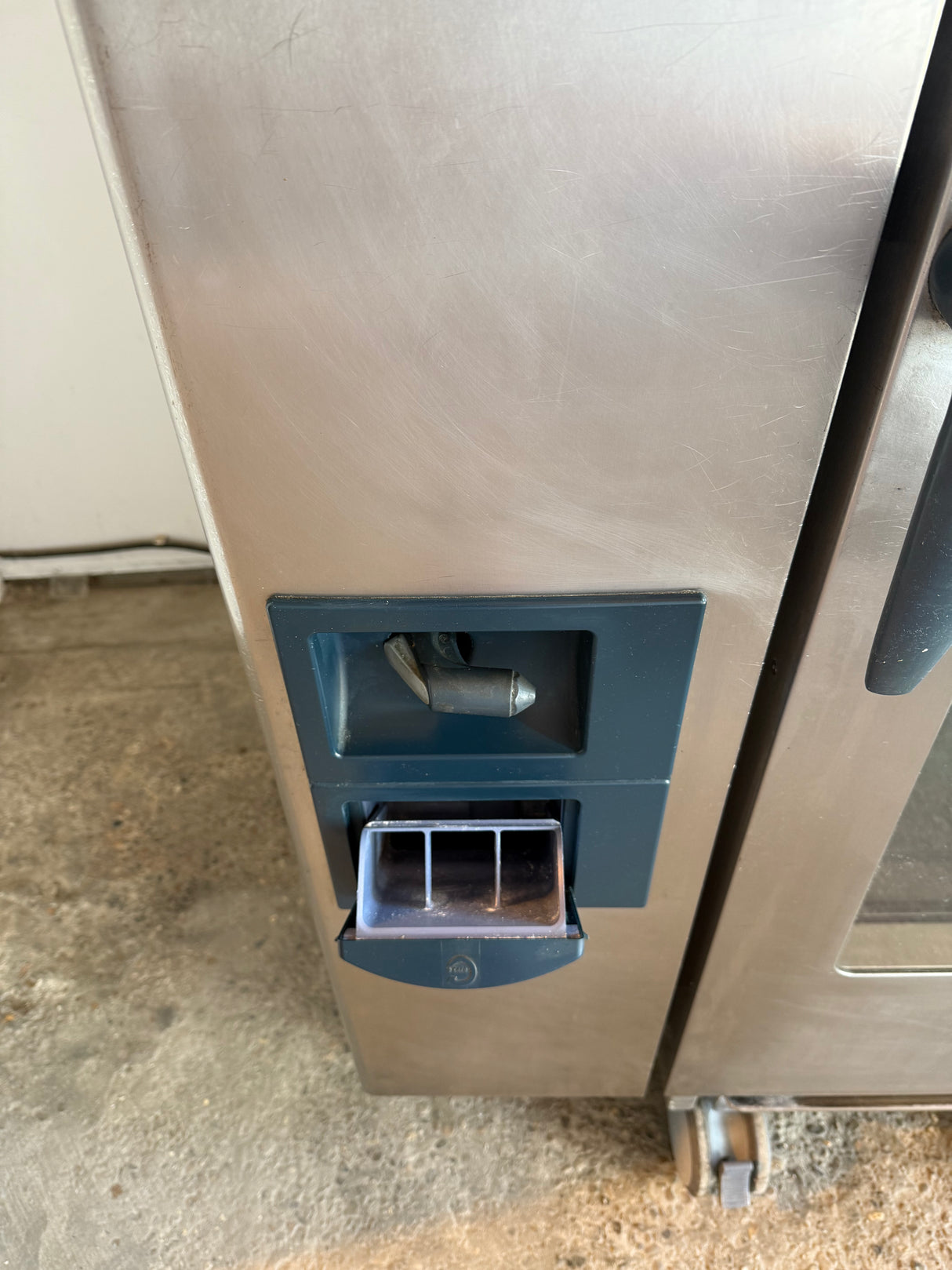 Rental Rational SCC White Efficiency 20 Grid Electric