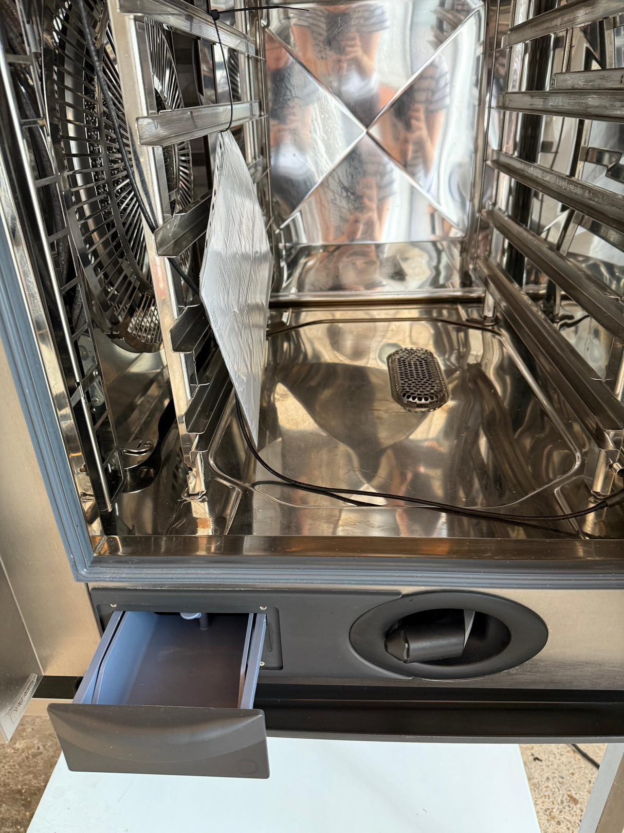 Rental Rational SCC White Efficiency 6 Grid Electric