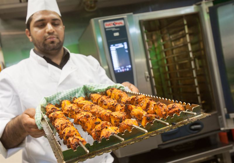 Buy or Rent? A CaterCombi Guide to Acquiring Refurbished Combi Ovens for Your Commercial Kitchen