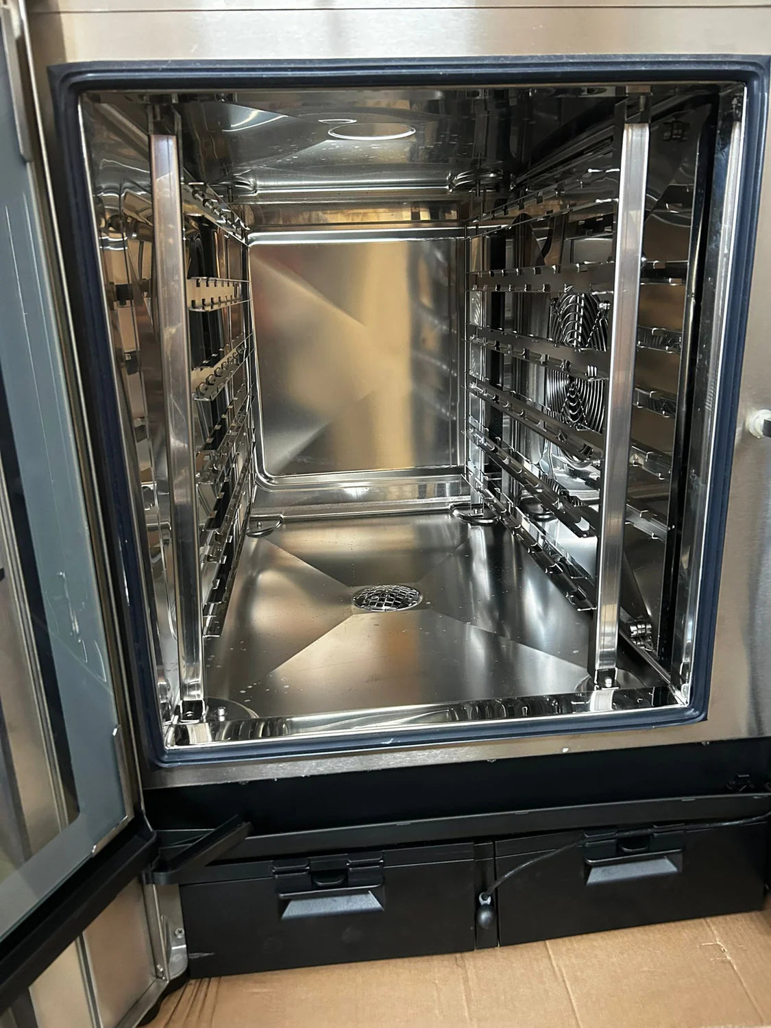 B-Grade - Lainox Naboo 6 Grid Combi Oven - Gas