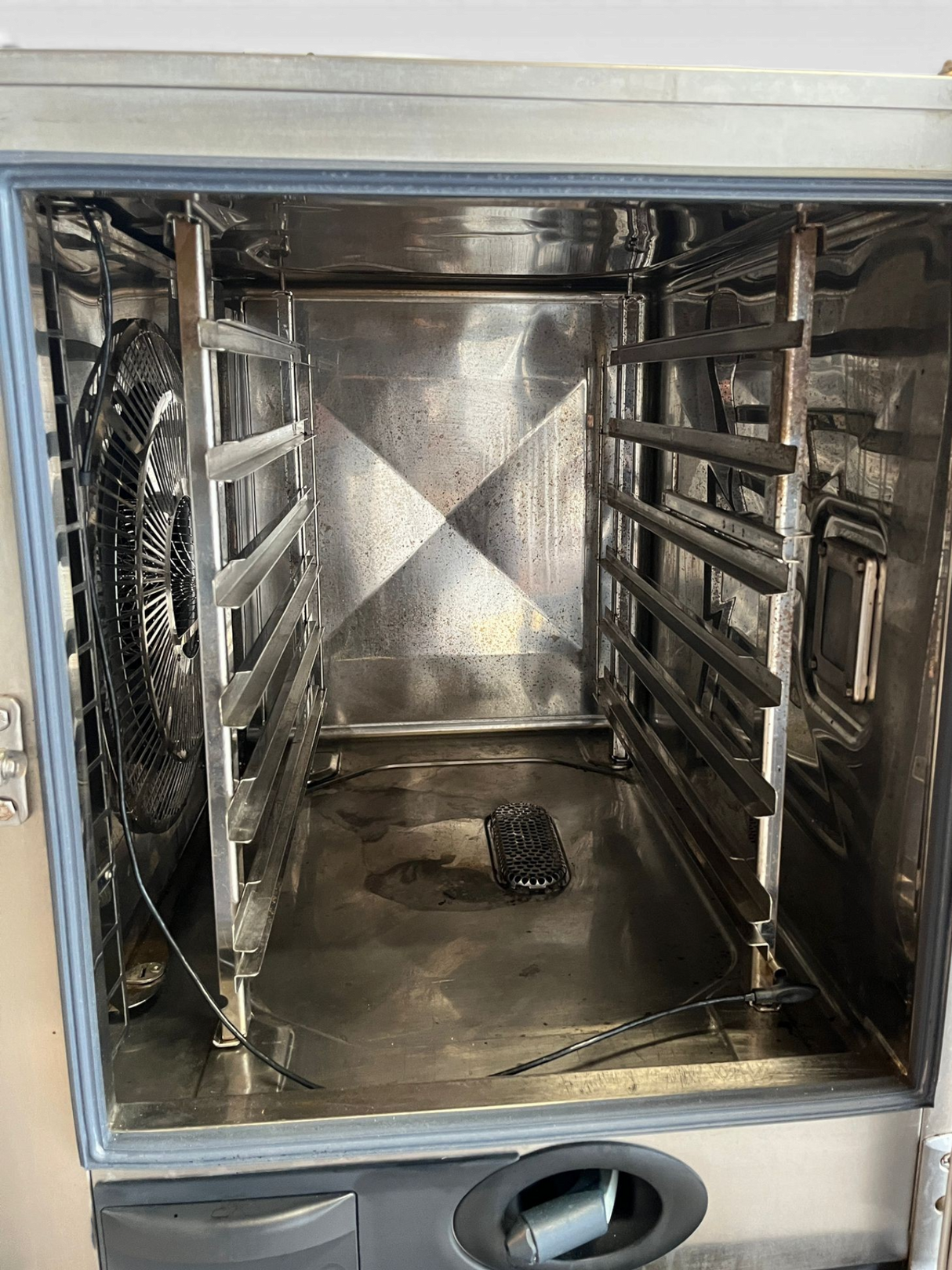 Rational SelfCookingCenter® White Efficiency - 6 x 1/1, 3 Phase Electric